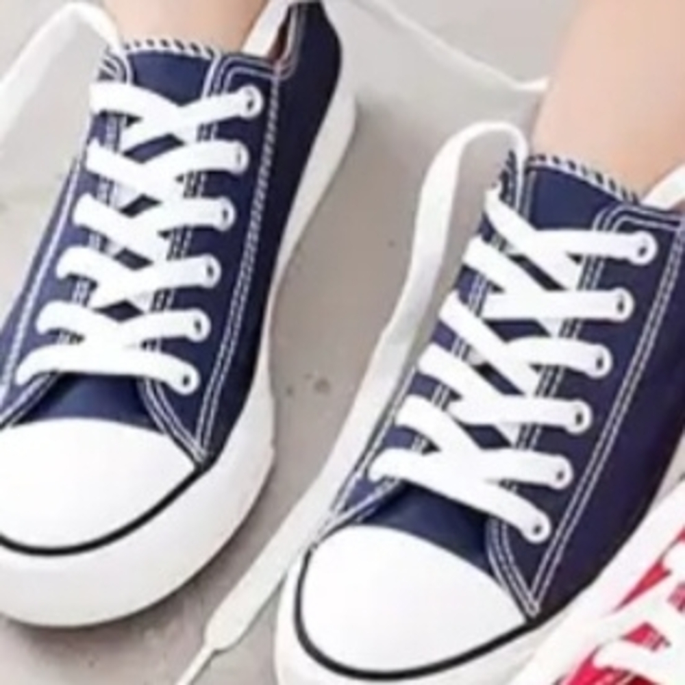 Zero Gravity Navy Blue And White Canvas Sneakers Size 8.5